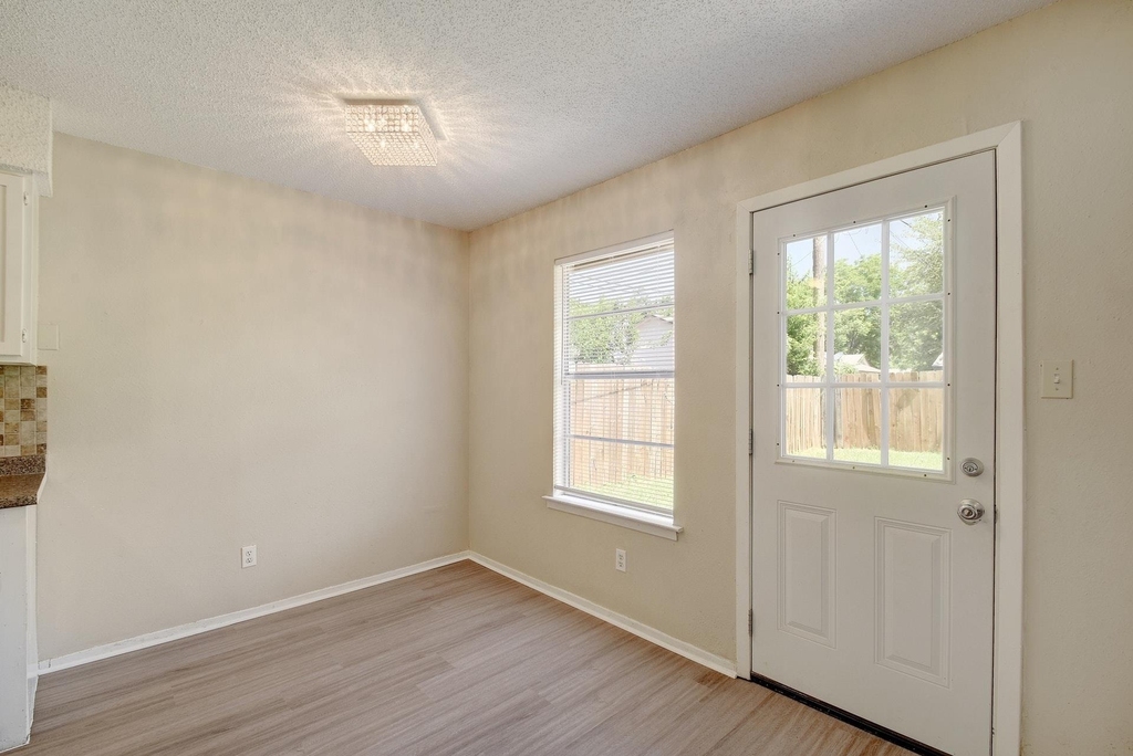 418 Linden St - Photo 15