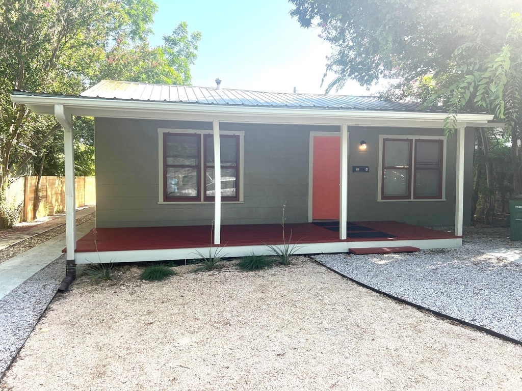 705 Franklin Blvd - Photo 1