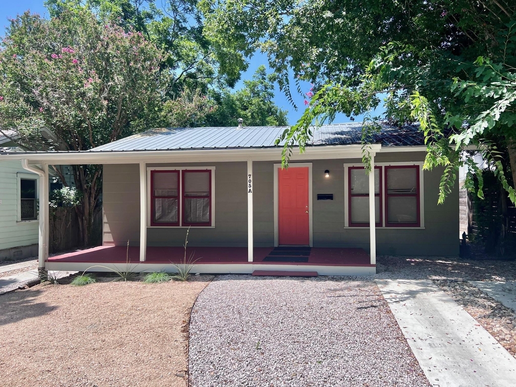 705 Franklin Blvd - Photo 0
