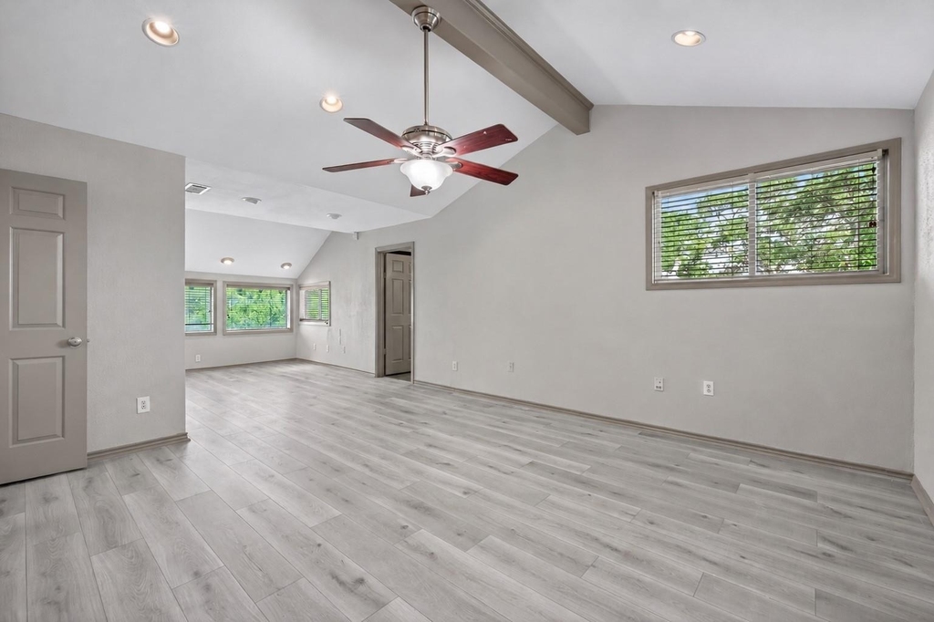 4301 Hyridge Dr - Photo 16