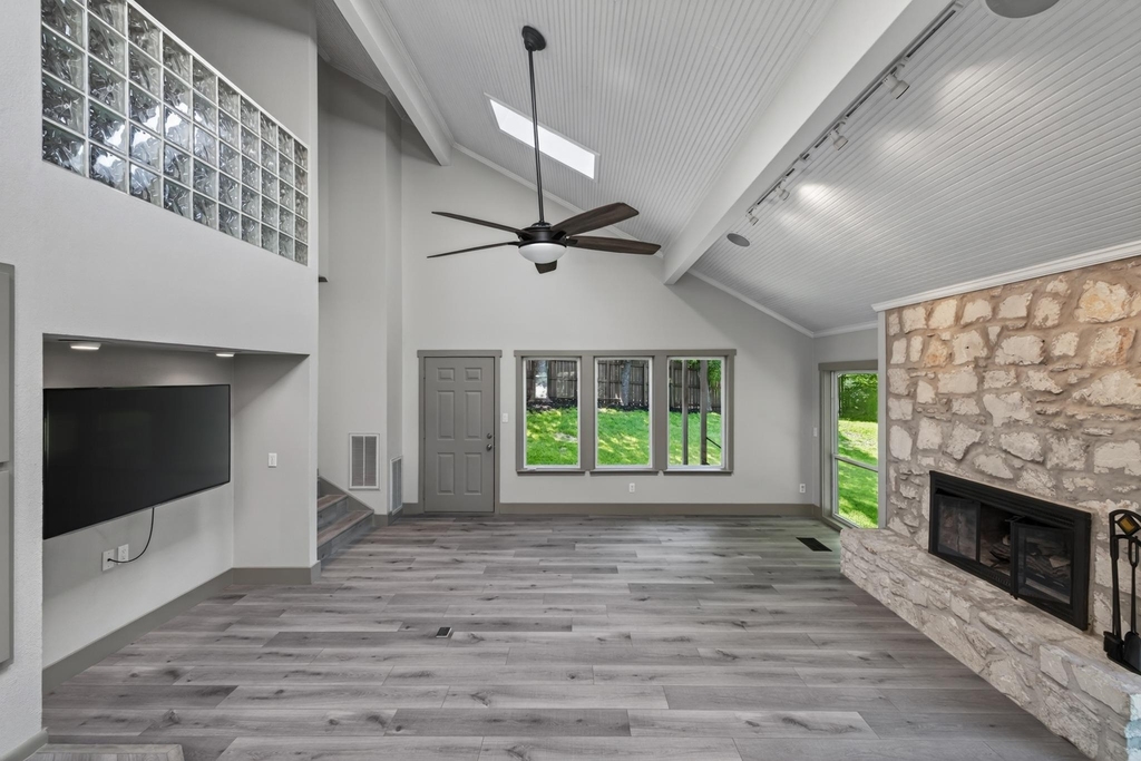 4301 Hyridge Dr - Photo 6