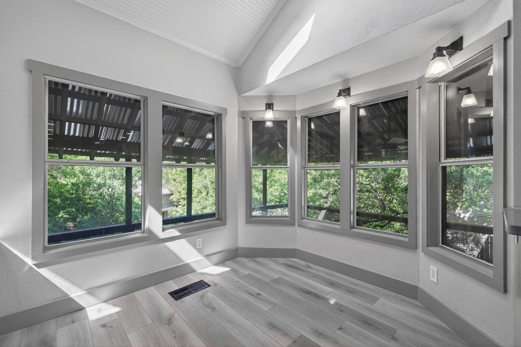 4301 Hyridge Dr - Photo 8