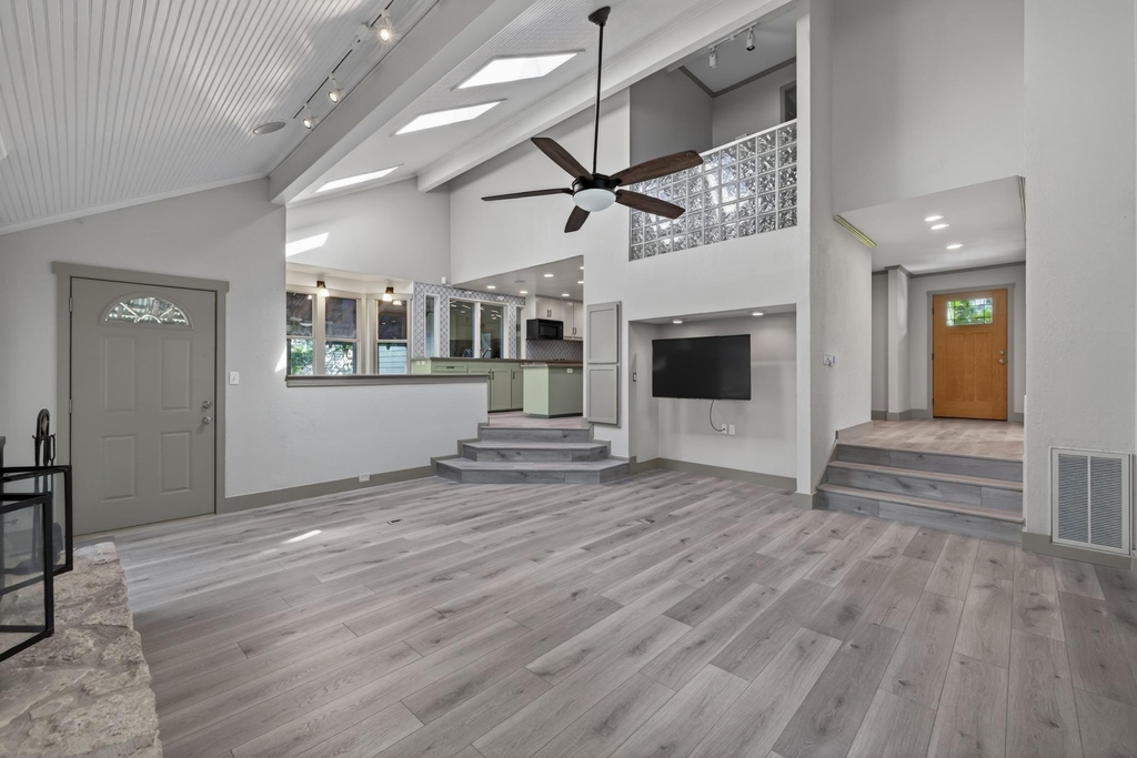 4301 Hyridge Dr - Photo 5