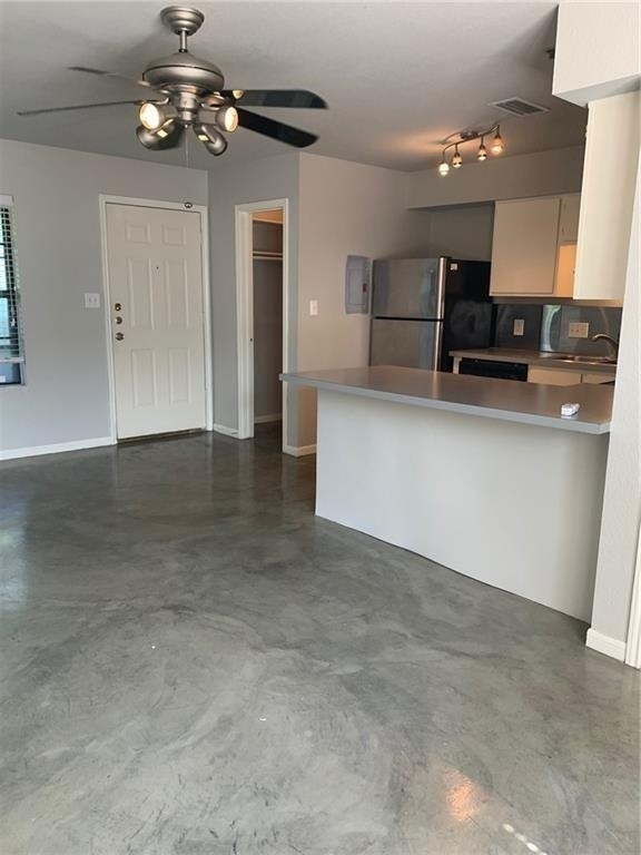 1013 W 23rd St - Photo 1