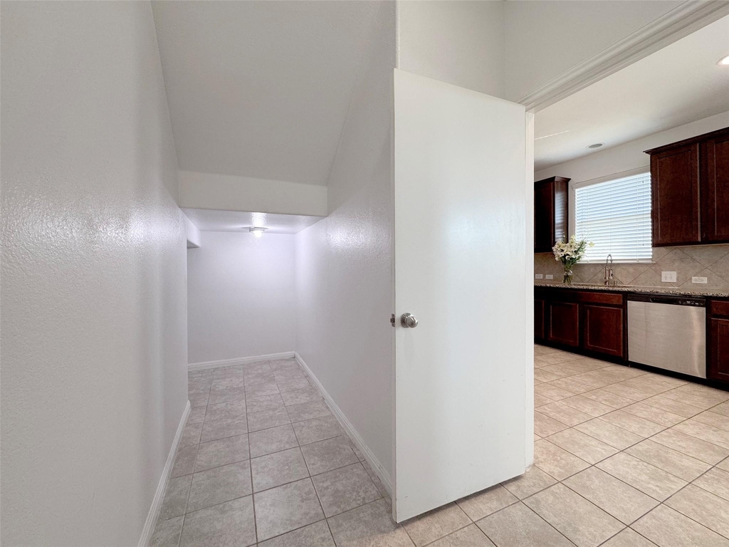 251 Triumph Rd Sw - Photo 10