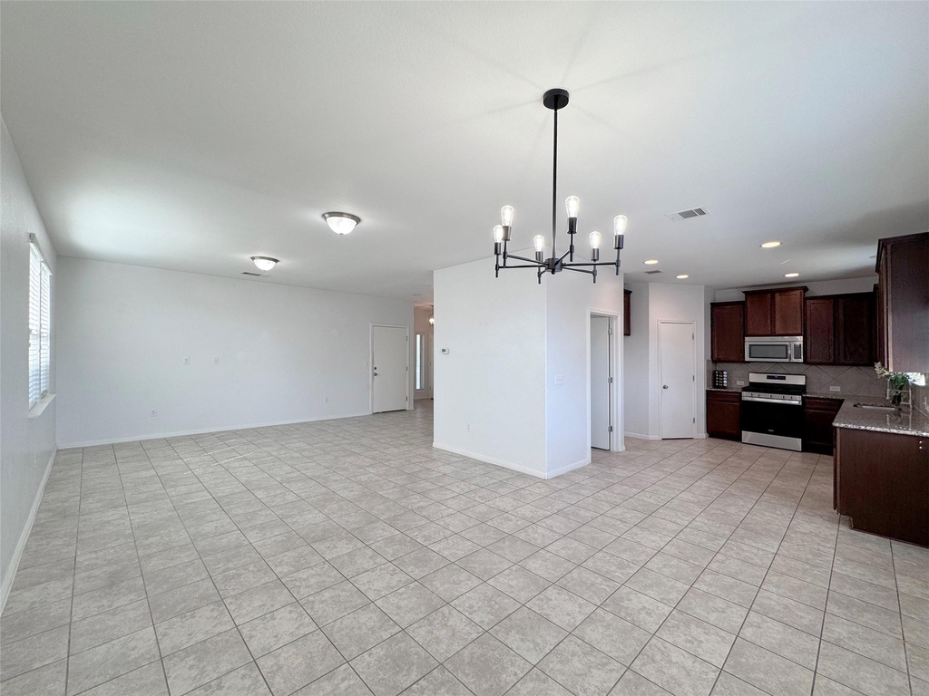 251 Triumph Rd Sw - Photo 7