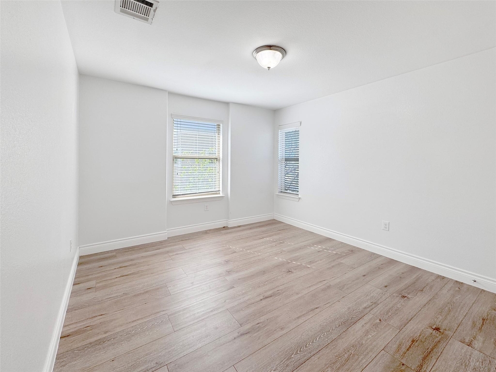251 Triumph Rd Sw - Photo 15