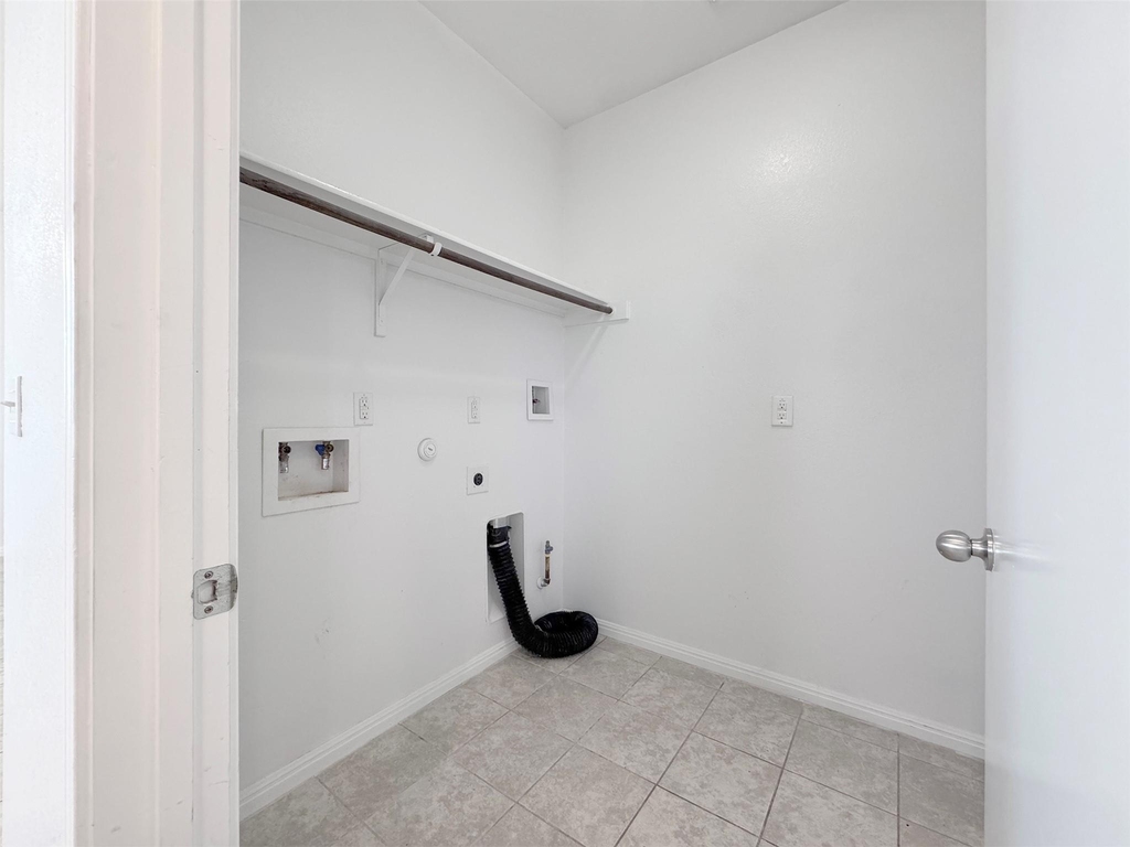 251 Triumph Rd Sw - Photo 11