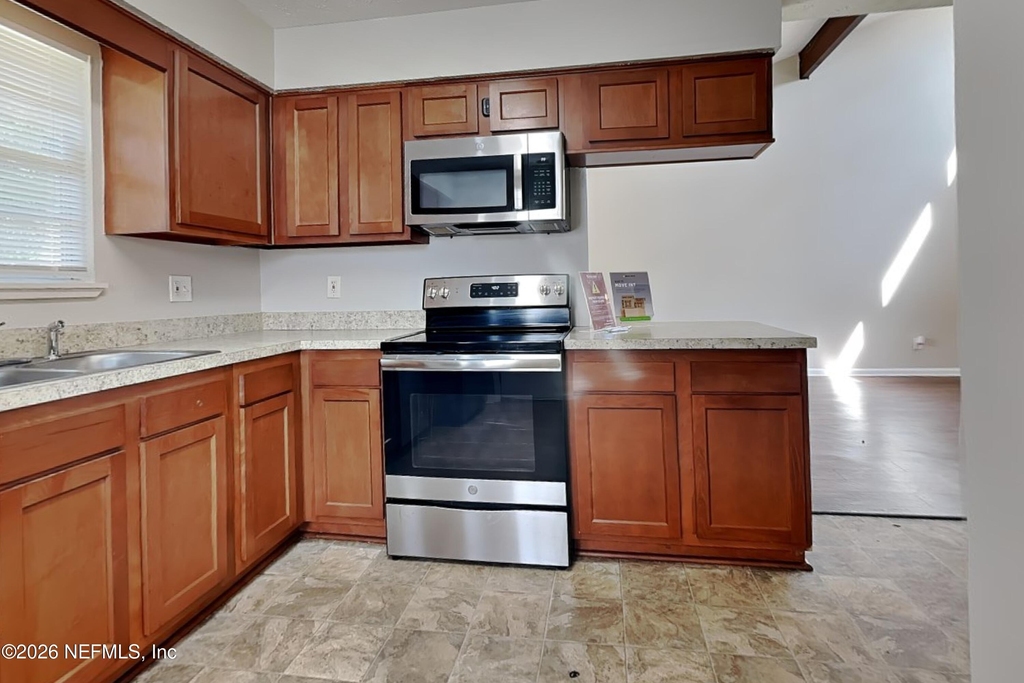 2804 Canyon Court - Photo 5