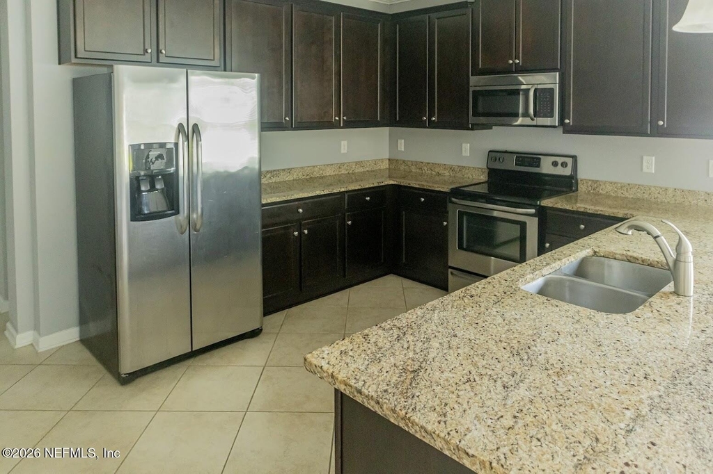 10104 Bedford Lakes Court - Photo 2