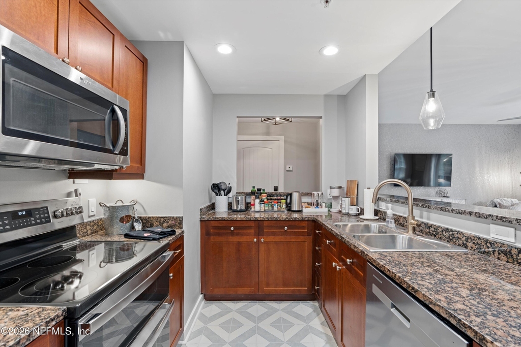 955 Registry Boulevard - Photo 8