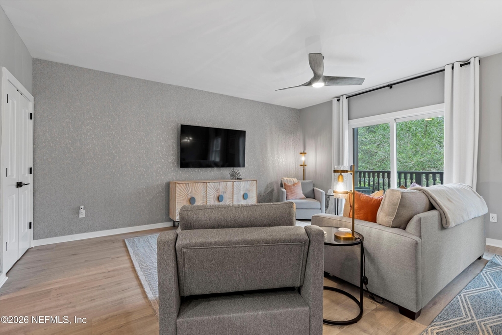 955 Registry Boulevard - Photo 3