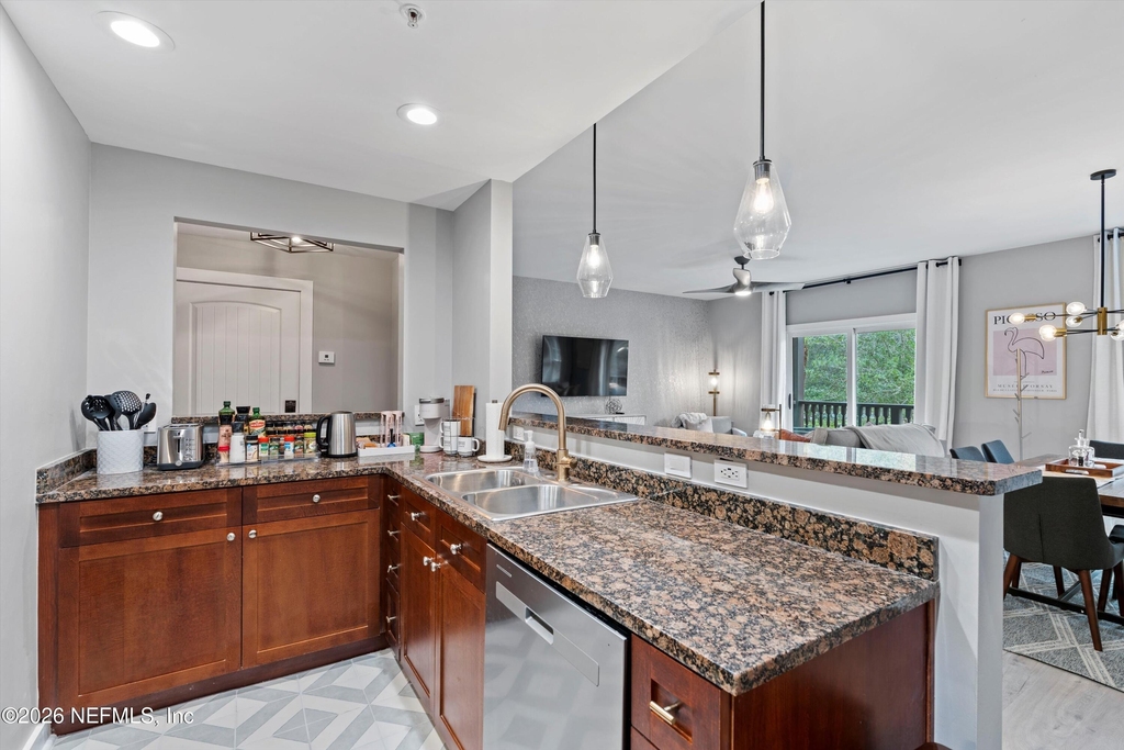 955 Registry Boulevard - Photo 9