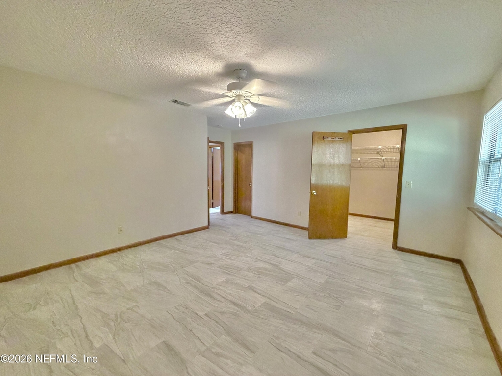 3990 Clearwater Lane - Photo 8