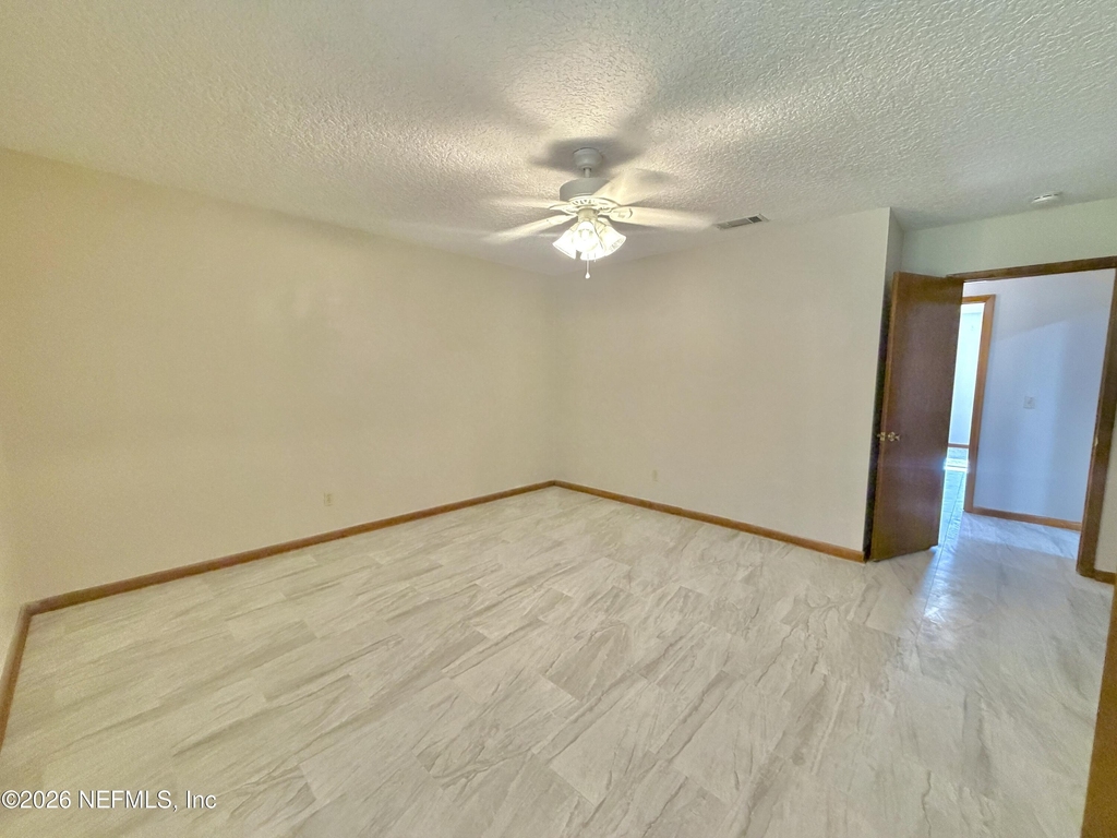 3990 Clearwater Lane - Photo 7