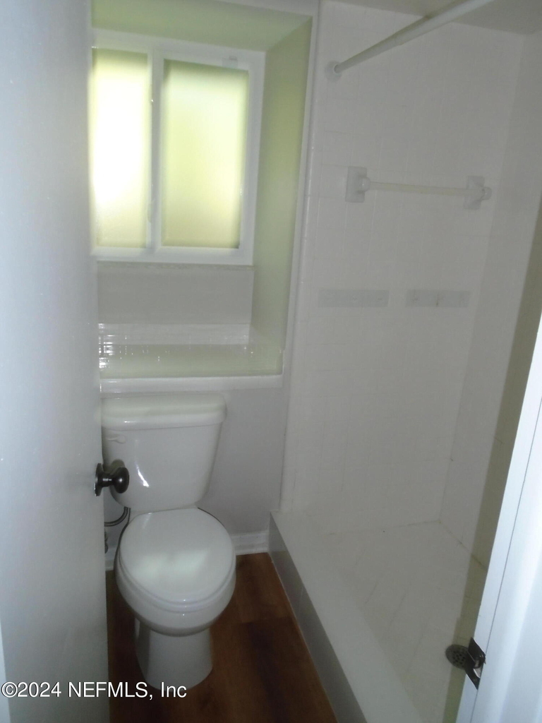 6137 Island Forest Drive - Photo 9