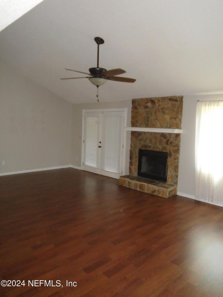 6137 Island Forest Drive - Photo 6