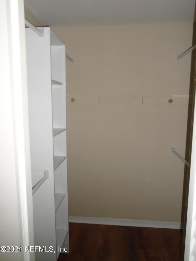 6137 Island Forest Drive - Photo 5