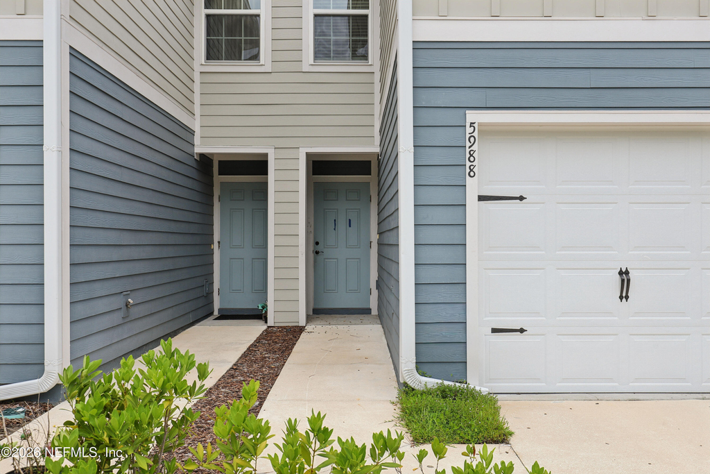 5988 Creekside Crossing Drive - Photo 2