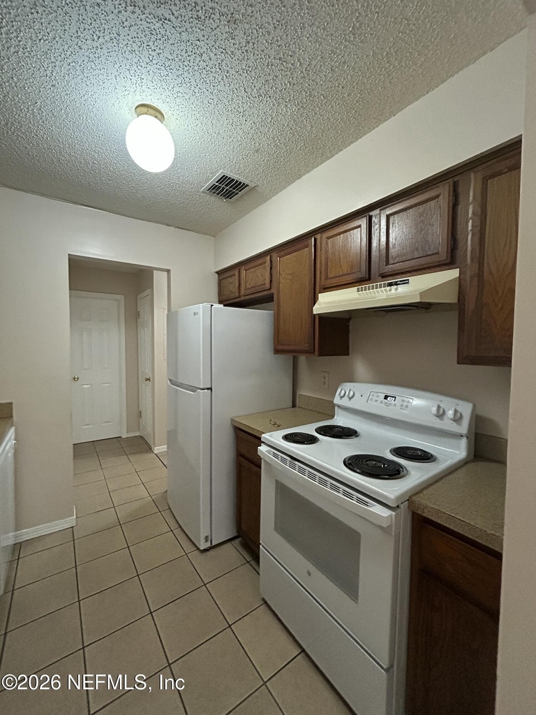 470 Crabapple Court - Photo 6