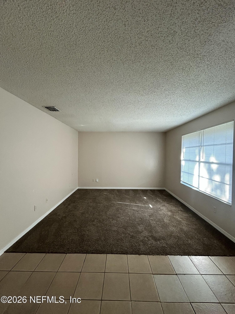 470 Crabapple Court - Photo 4