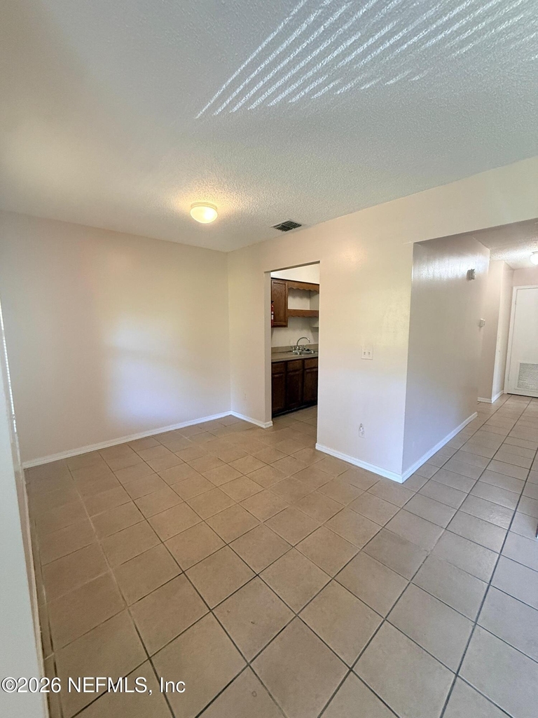470 Crabapple Court - Photo 16