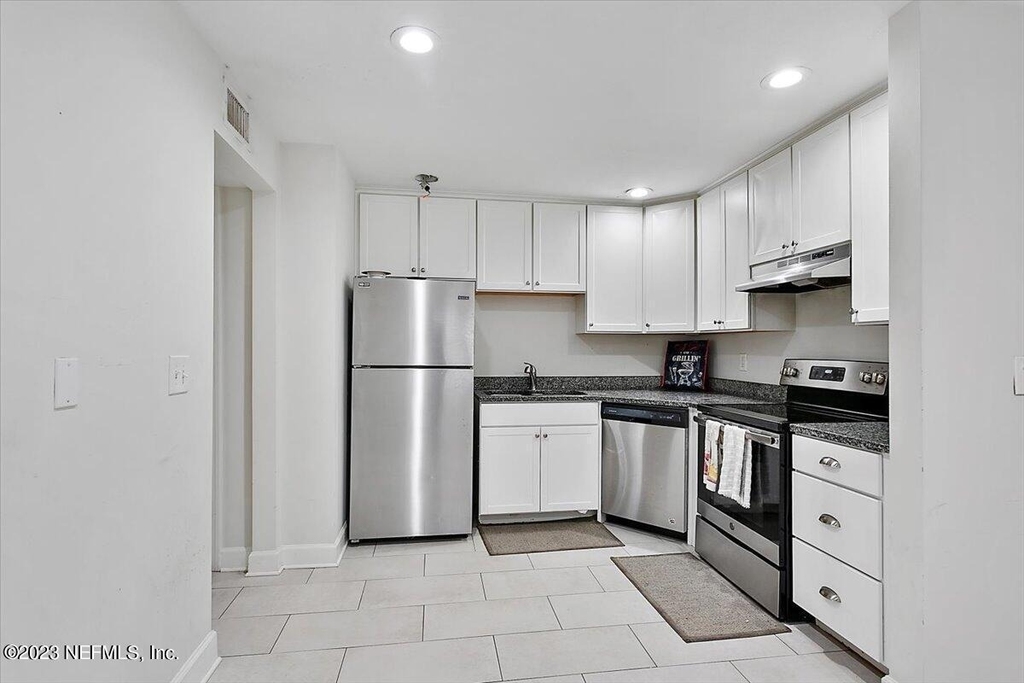 208 15th Avenue S - Photo 3