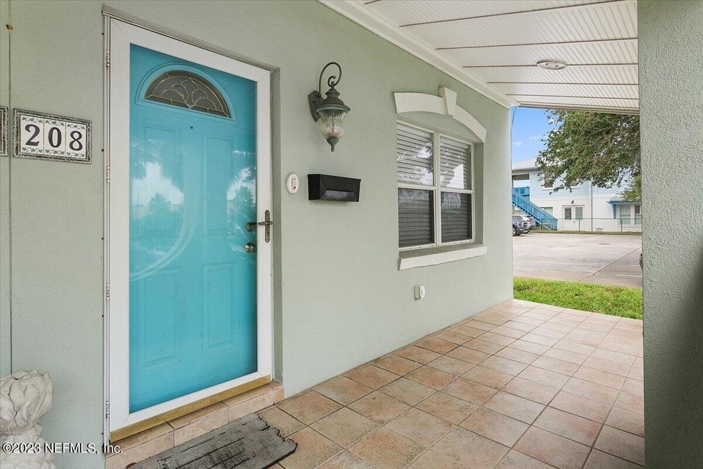 208 15th Avenue S - Photo 0