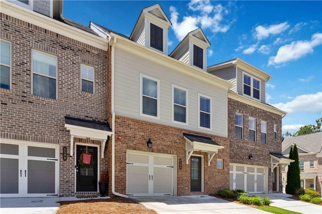 6504 Brooklake Court Se - Photo 1