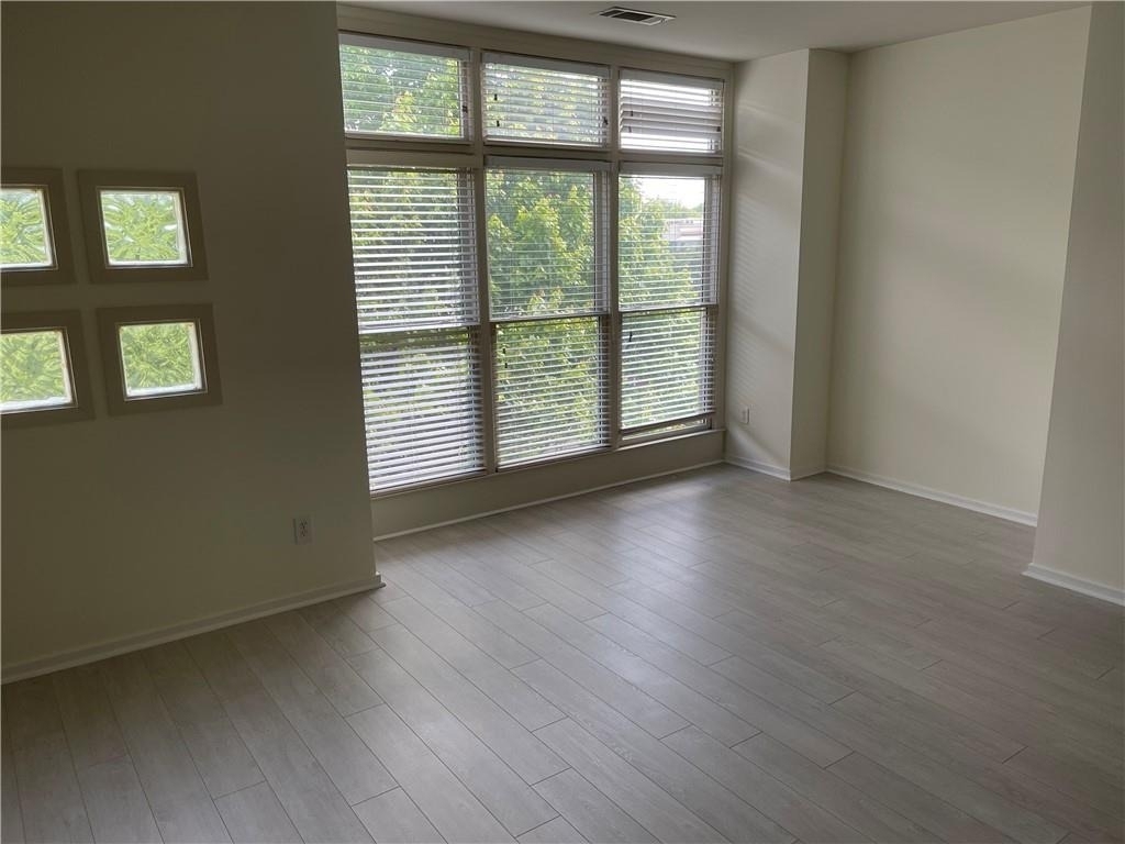 1325 Peachtree View Ne - Photo 11