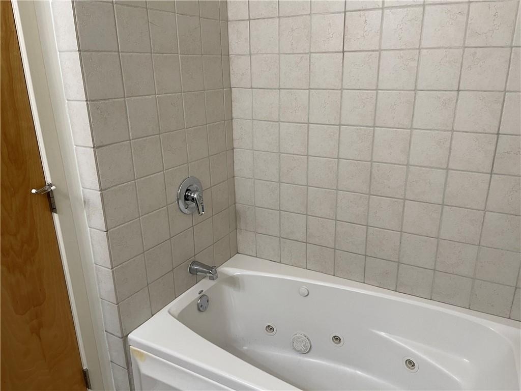 1325 Peachtree View Ne - Photo 12