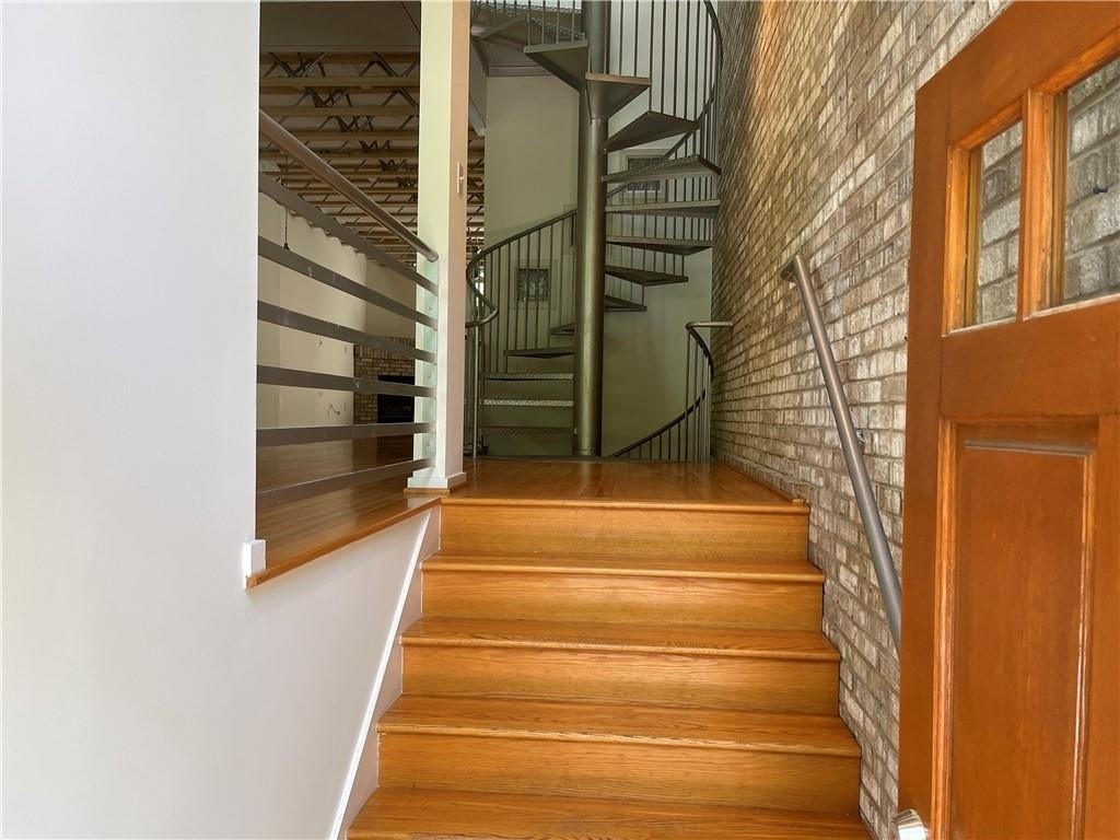 1325 Peachtree View Ne - Photo 1