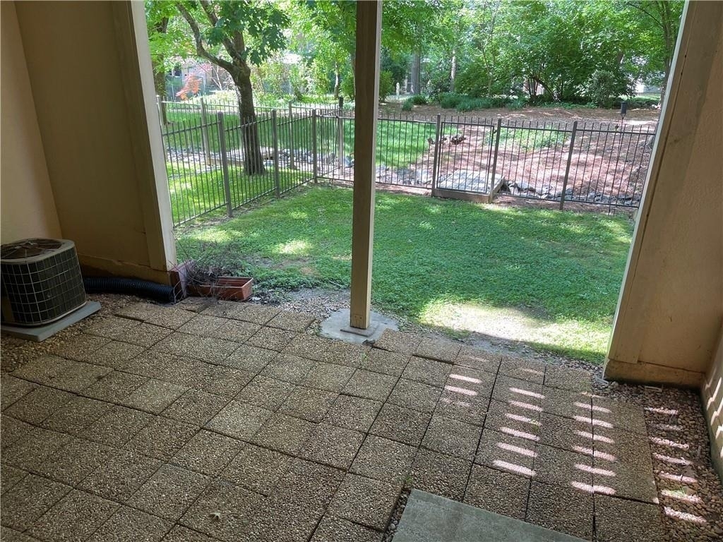 1325 Peachtree View Ne - Photo 17