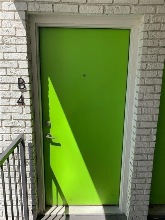 880 N Highland Avenue Ne - Photo 2