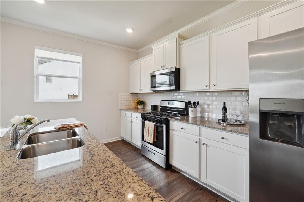 100 Fernbrook Trail - Photo 6