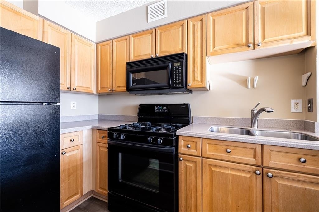2479 Peachtree Road Ne - Photo 5