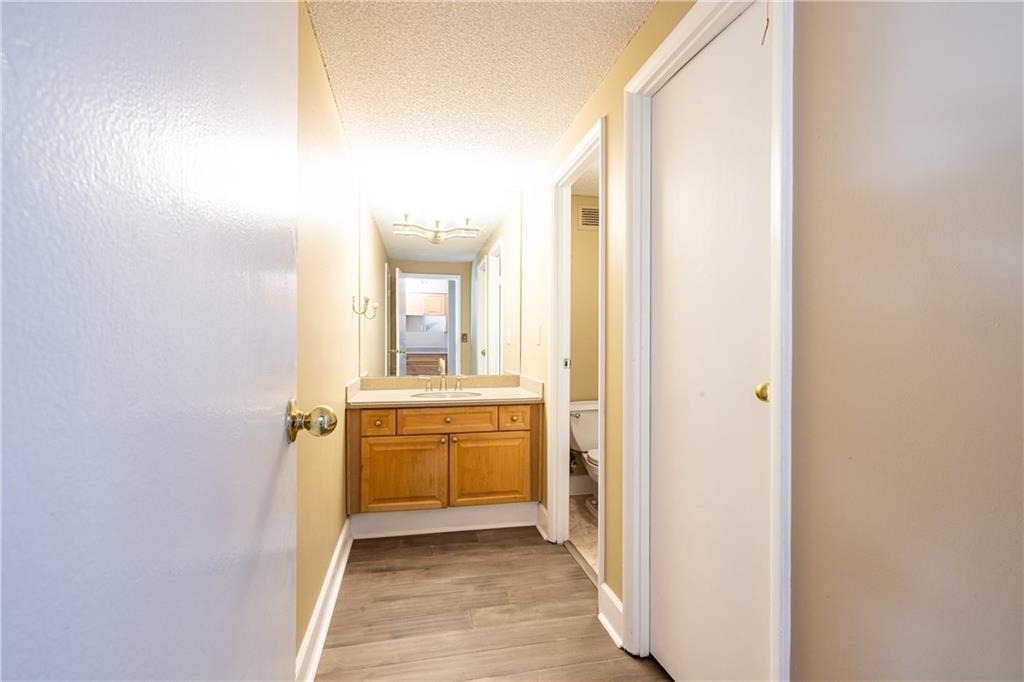 2479 Peachtree Road Ne - Photo 12
