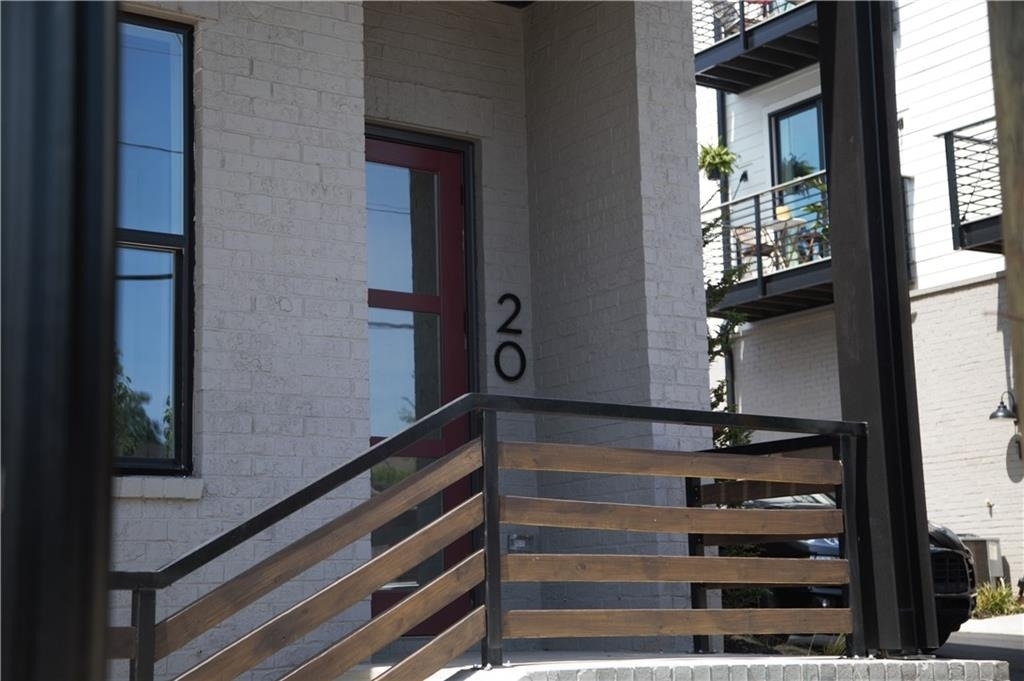 1350 May Avenue Se - Photo 11