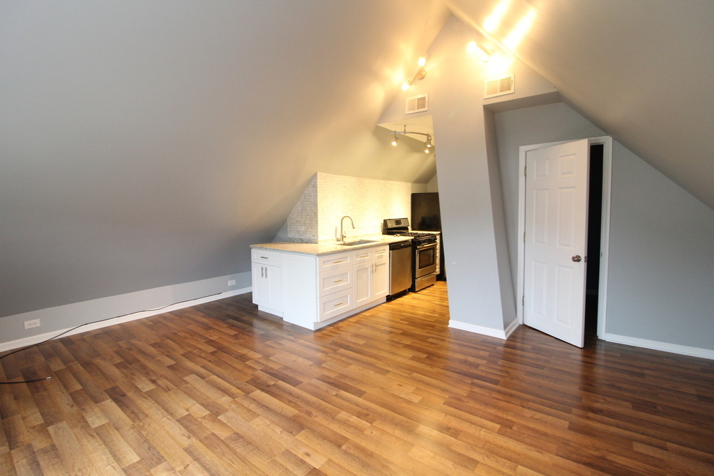 3732 N Ashland Avenue - Photo 1