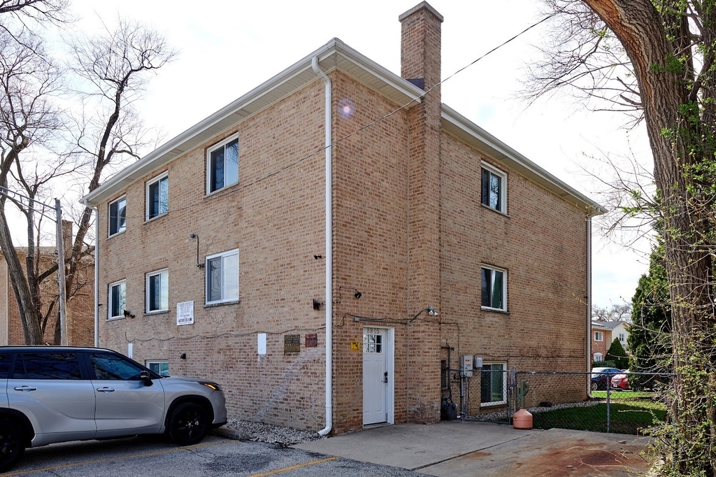 8805 Dee Road - Photo 2