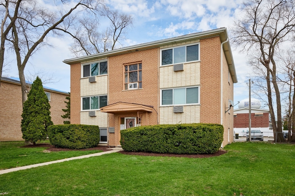 8805 Dee Road - Photo 0