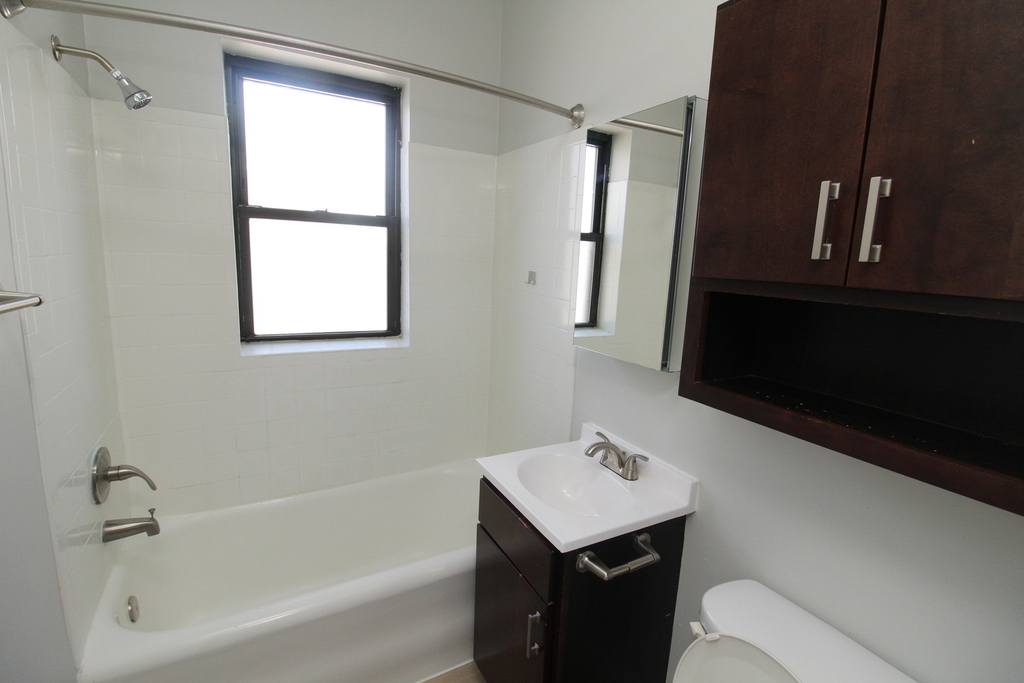 1542 W Waveland Avenue - Photo 12
