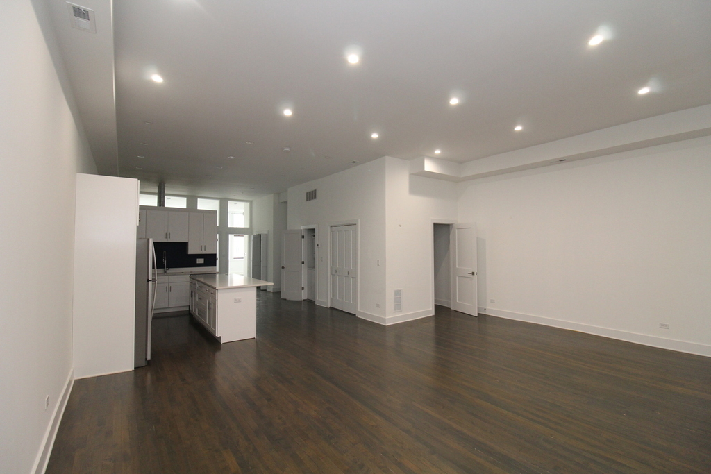 1474 N Milwaukee Avenue - Photo 3