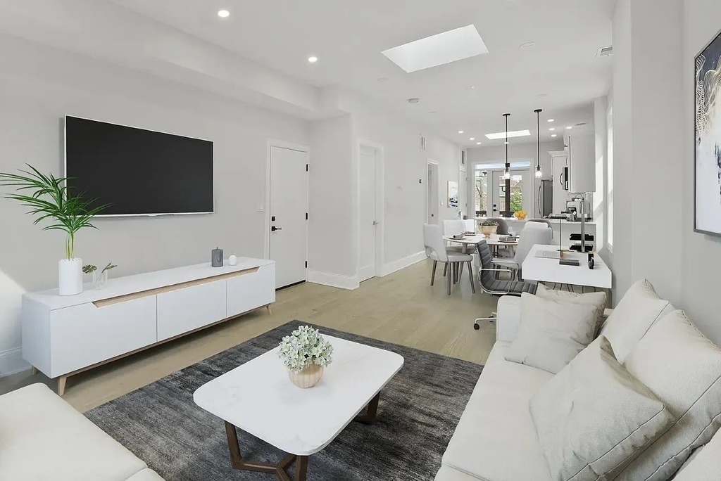 1241 N Bosworth Avenue - Photo 2