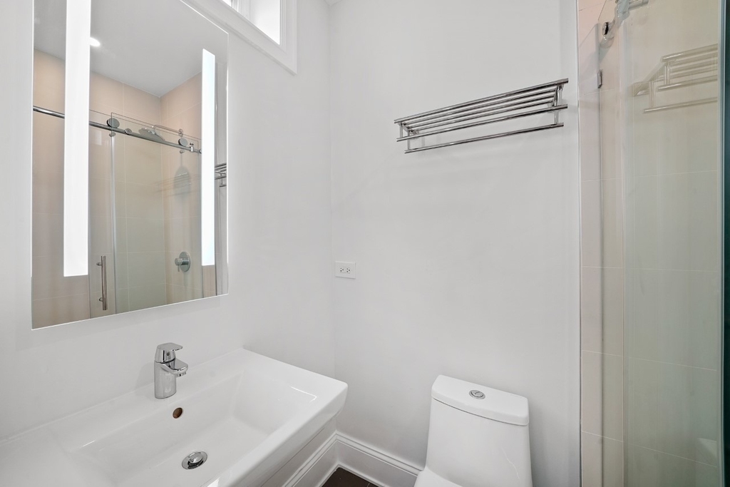 1241 N Bosworth Avenue - Photo 9