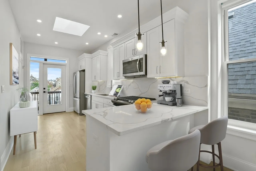 1241 N Bosworth Avenue - Photo 4