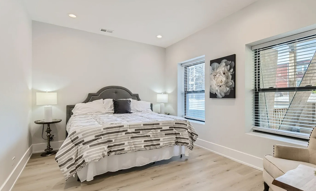 1420 W Winnemac Avenue - Photo 12