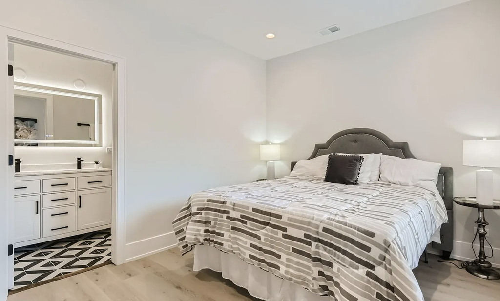 1420 W Winnemac Avenue - Photo 13