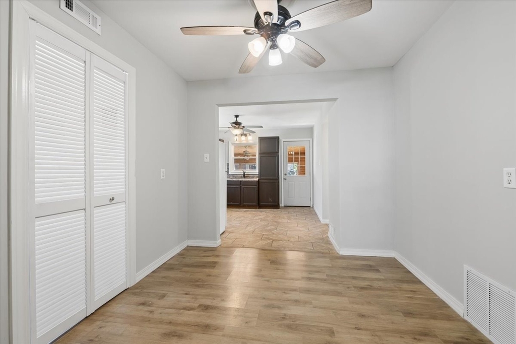 1805 Kelly Avenue - Photo 4