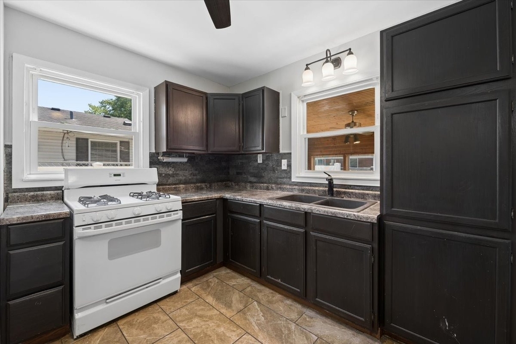 1805 Kelly Avenue - Photo 7
